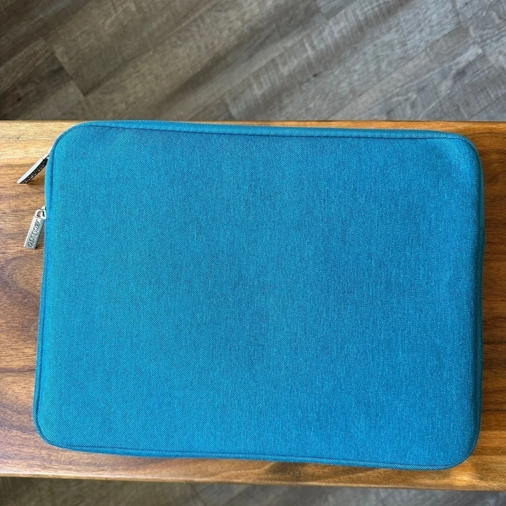Teal blue nylon laptop computer/ipad 8.5x12” padded zippered pouch case
